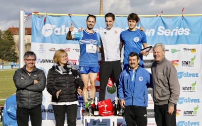 Podi de la setzena edició de la Cursa Rodant pel riu Ripoll